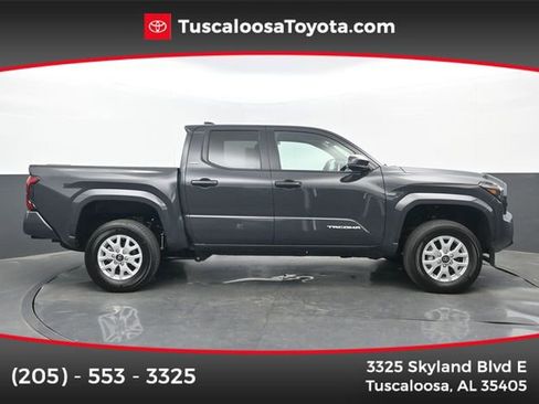Used 2025 Toyota Tacoma SR5 image 1