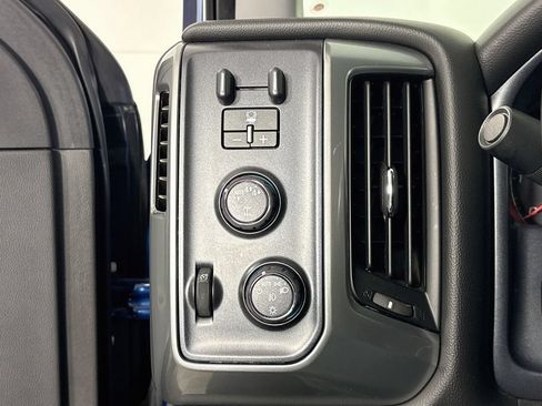 Used 2018 Chevrolet Silverado 1500 LT w/ All Star Edition AWD/4WD image 11