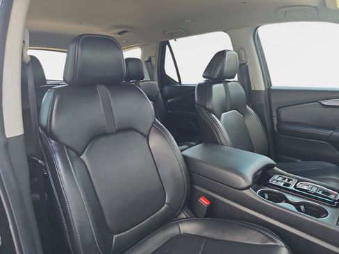 Certified 2025 Honda Pilot EX-L image 12