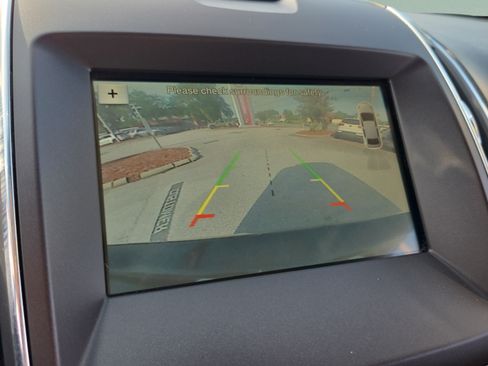 Used 2018 Ford Edge Titanium w/ Ford Safe & Smart Package FWD image 19