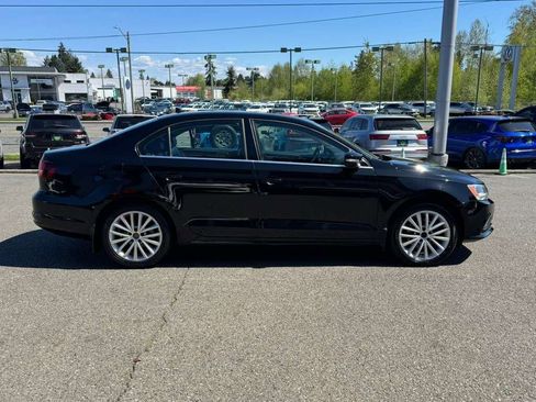 Used 2016 Volkswagen Jetta SEL FWD image 12