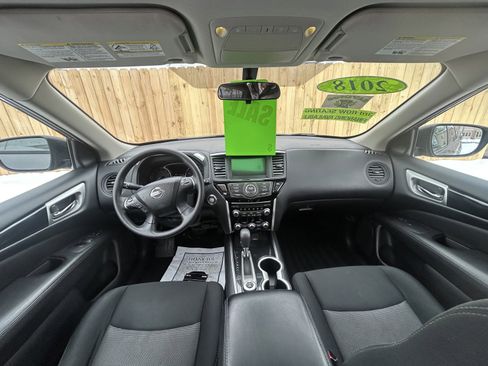 Used 2018 Nissan Pathfinder S image 14
