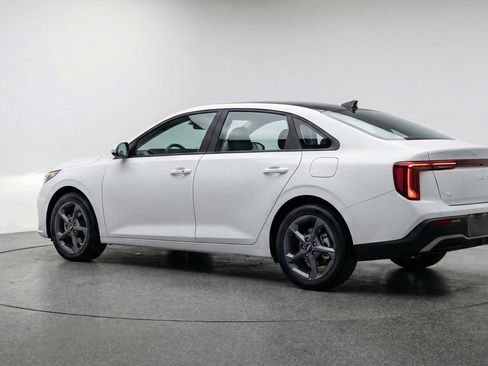 Used 2025 Kia K4 FWD image 6