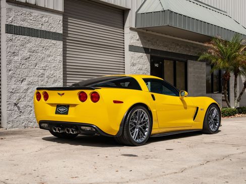 Used 2011 Chevrolet Corvette Z06 w/ Z07 Performance Package RWD image 7