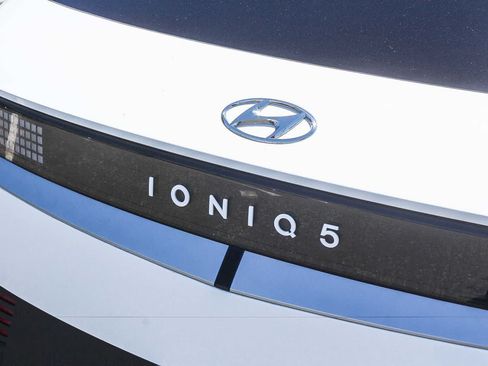 Certified 2024 Hyundai Ioniq 5 SEL RWD image 9
