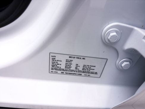 Used 2023 Tesla Model Y Long Range image 36