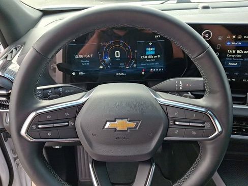 Used 2026 Chevrolet Equinox LT FWD image 18