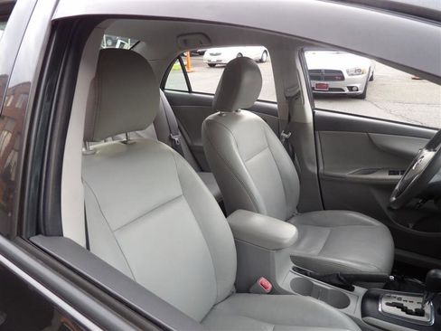 Used 2010 Toyota Corolla LE image 17