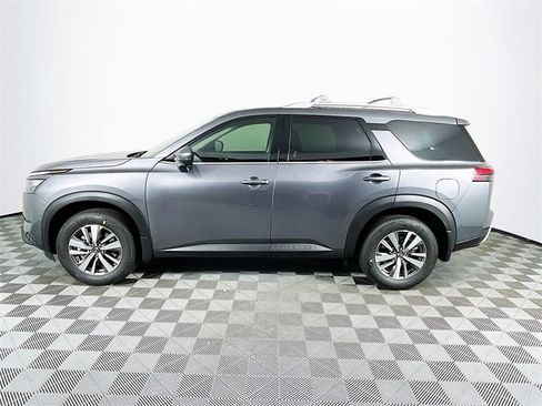 New 2025 Nissan Pathfinder SL image 4