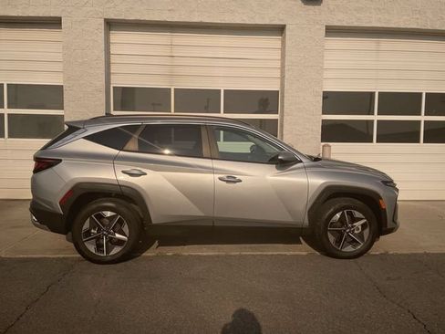 Used 2025 Hyundai Tucson SEL AWD/4WD image 1
