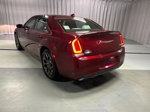 Used 2018 Chrysler 300 S w/ 300S Premium Group image 5