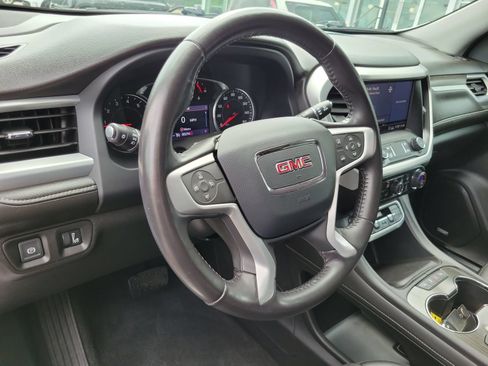 Used 2020 GMC Acadia SLT w/ Trailering Package FWD image 11