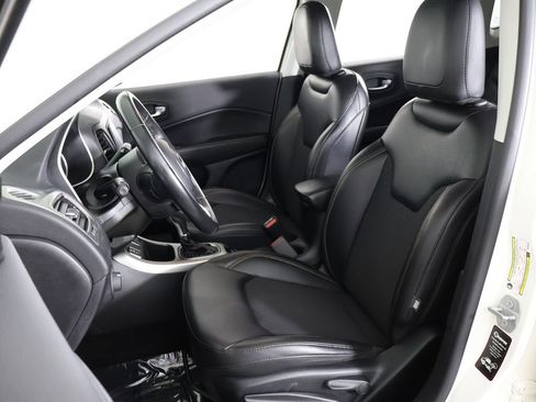 Used 2019 Jeep Compass Latitude FWD image 25