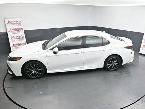 Used 2024 Toyota Camry SE image 24