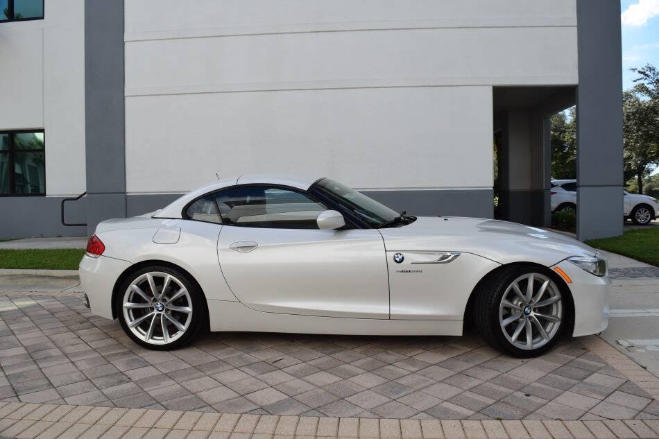 Used 2014 BMW Z4 sDrive35i RWD image 9
