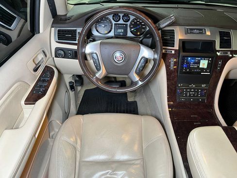 Used 2007 Cadillac Escalade AWD w/ Information Package image 43