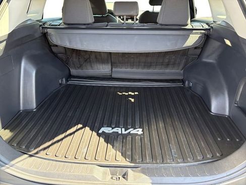 Certified 2025 Toyota RAV4 LE AWD/4WD image 19