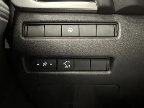 Used 2023 Nissan Rogue SV image 21