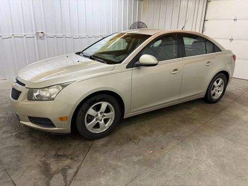 Used 2013 Chevrolet Cruze LT FWD image 4