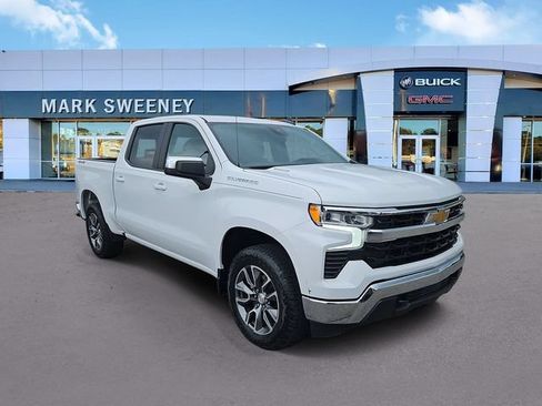 Used 2025 Chevrolet Silverado 1500 LT AWD/4WD image 3