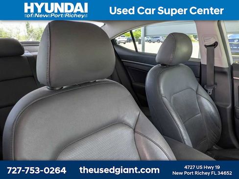Used 2018 Hyundai Elantra Limited FWD image 6
