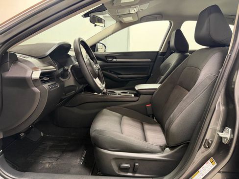 Used 2023 Nissan Altima 2.5 SV FWD image 11