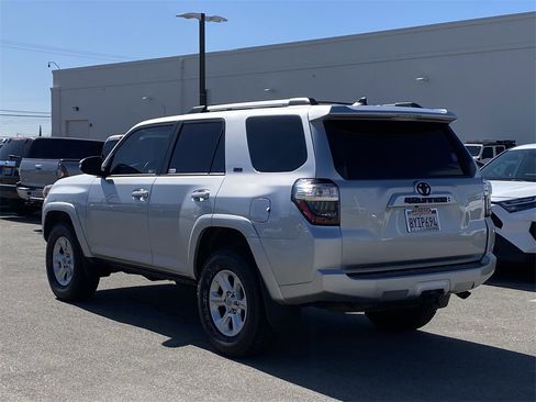 Certified 2022 Toyota 4Runner SR5 Premium w/ Moonroof Package image 4