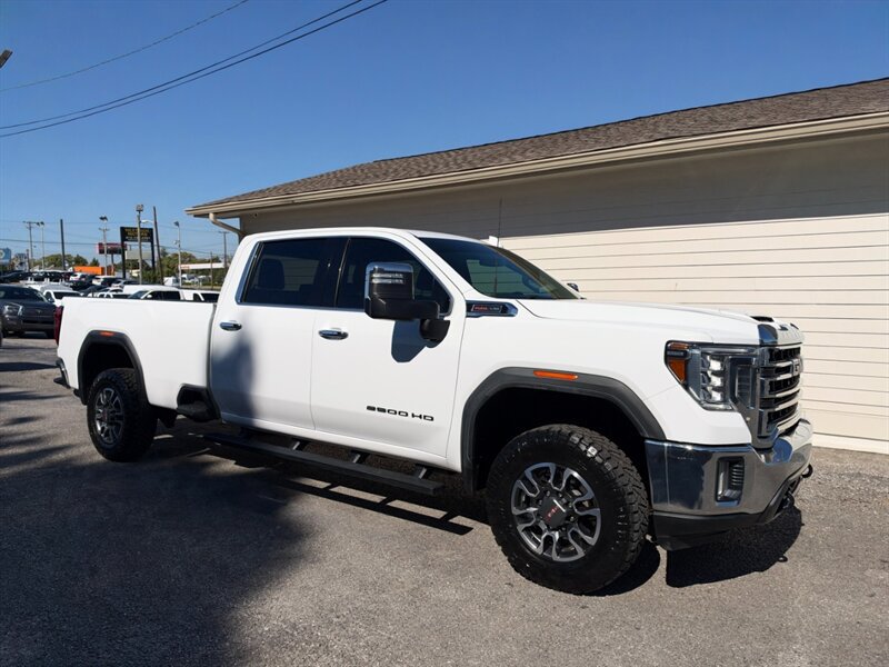Used 2021 GMC Sierra 2500 SLT AWD/4WD image 2