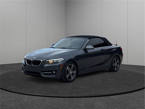 Used 2017 BMW 230i Convertible RWD image 4