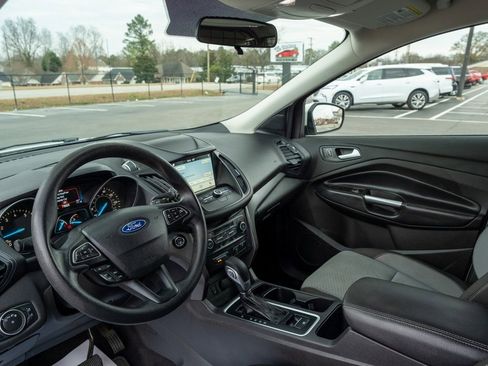 Used 2019 Ford Escape SE image 5