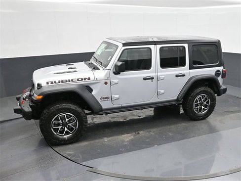 Used 2024 Jeep Wrangler Unlimited Rubicon w/ Capability Package image 34