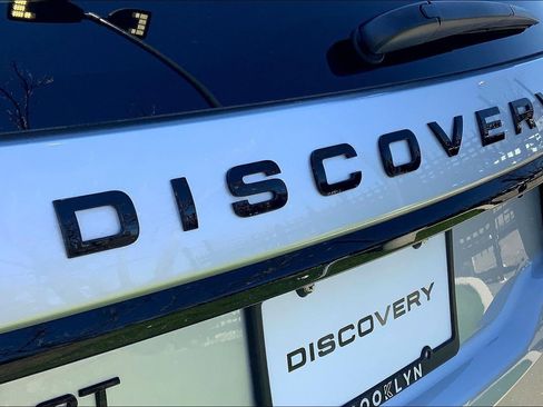 Used 2025 Land Rover Discovery Sport Dynamic SE image 9