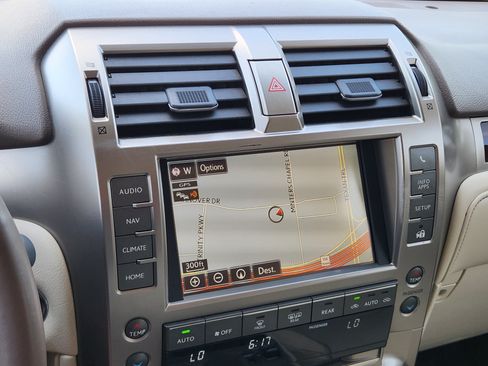 Used 2019 Lexus GX 460 Premium AWD/4WD image 18