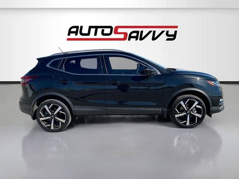 Used 2022 Nissan Rogue Sport SL w/ Premium Package image 8