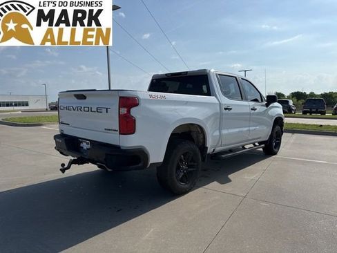 Used 2021 Chevrolet Silverado 1500 Custom Trail Boss w/ LPO, Dark Essentials Package image 5