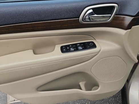 Used 2015 Jeep Grand Cherokee Laredo w/ Quick Order Package 23E image 14