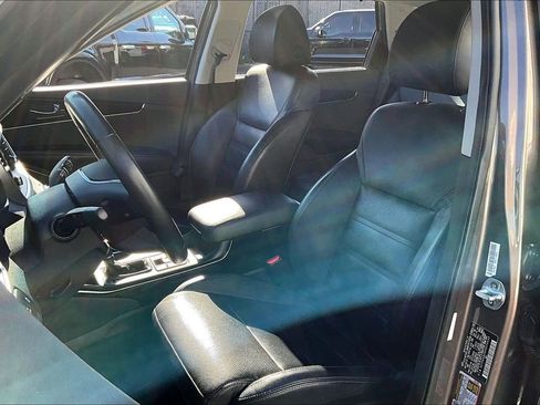 Used 2019 Kia Sorento SX image 19