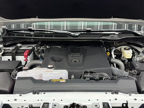 Used 2026 Toyota Tundra Limited AWD/4WD image 19