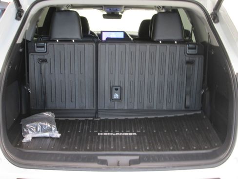 Used 2023 Toyota Highlander Platinum image 23