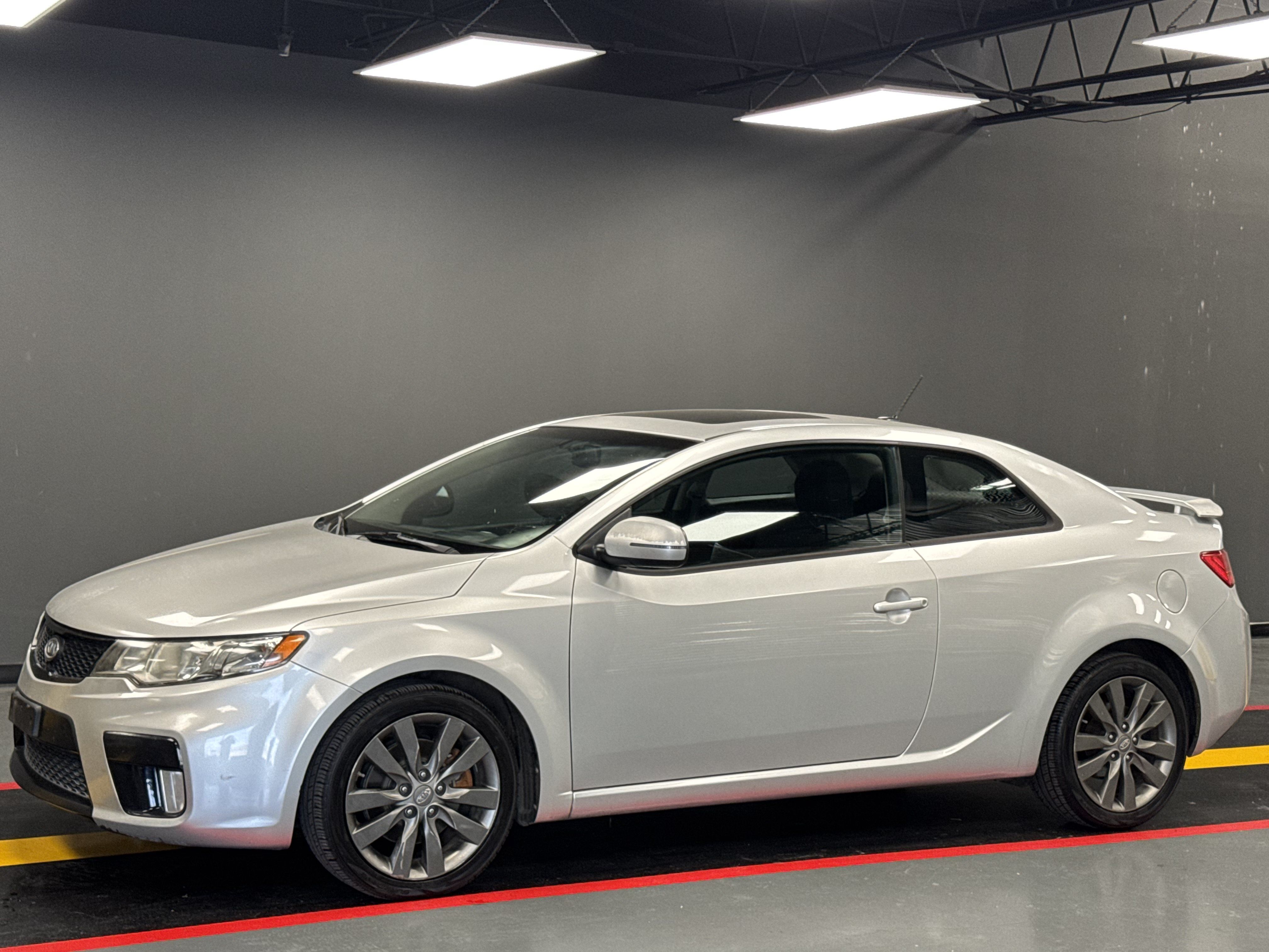 Used 2012 Kia Forte Koup SX FWD image 1