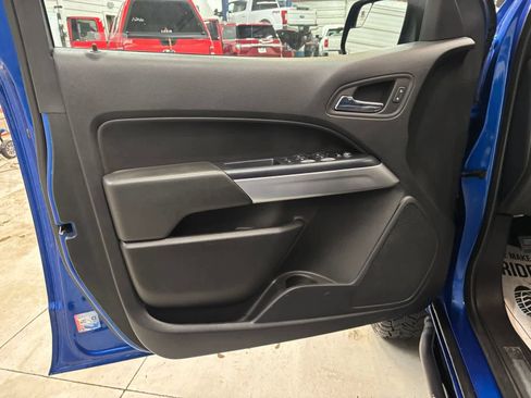 Used 2020 Chevrolet Colorado ZR2 w/ ZR2 Dusk Special Edition AWD/4WD image 9