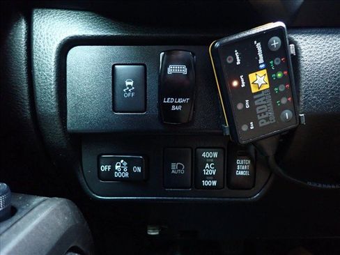 Used 2022 Toyota Tacoma TRD Off-Road w/ TRD Premium Off Road Package AWD/4WD image 25