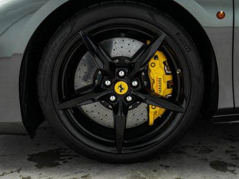 Used 2017 Ferrari 488 GTB RWD image 9