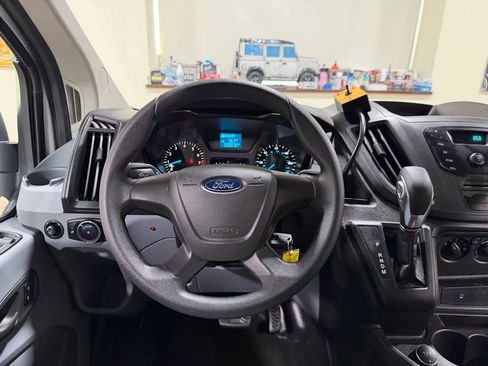 Used 2019 Ford Transit 150 XL image 46
