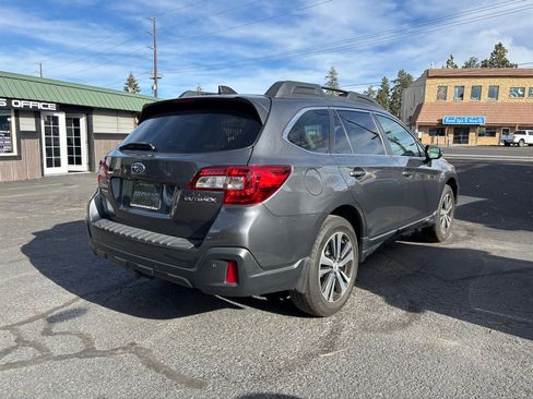 Used 2018 Subaru Outback 2.5i Limited image 5