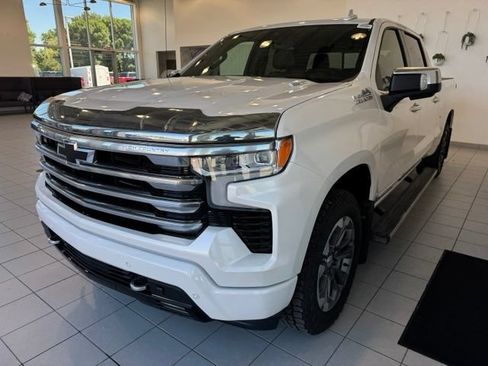 Certified 2024 Chevrolet Silverado 1500 High Country w/ Technology Package AWD/4WD image 36
