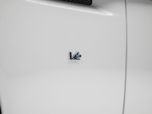 Used 2016 Aston Martin DB9 GT image 24