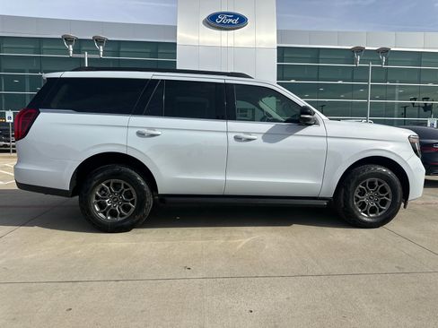 New 2026 Ford Expedition Active RWD image 6