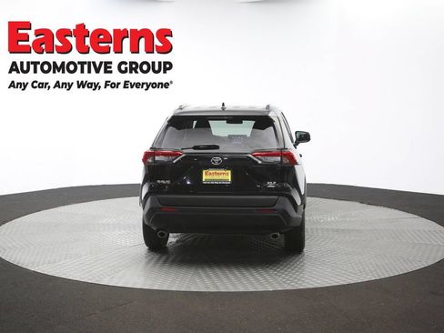 Used 2021 Toyota RAV4 XLE AWD/4WD image 36
