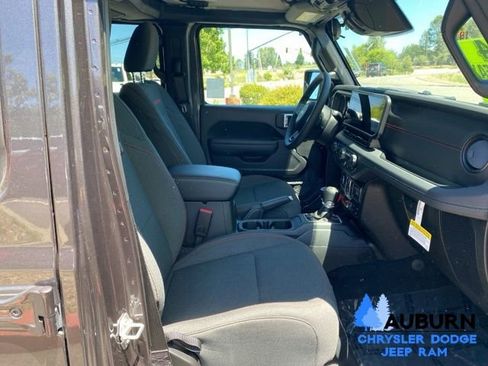 Used 2026 Jeep Wrangler Unlimited Rubicon AWD/4WD image 13